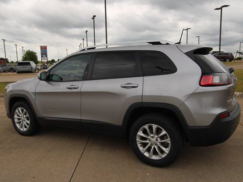 Used 2020 Jeep Cherokee Latitude w/ Cold Weather Group AWD/4WD image 15