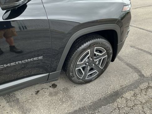 New 2026 Jeep Cherokee Limited AWD/4WD image 17