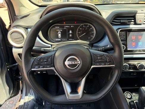 Used 2025 Nissan Versa SV FWD image 27
