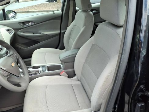 Used 2017 Chevrolet Cruze LT w/ Convenience Package FWD image 18