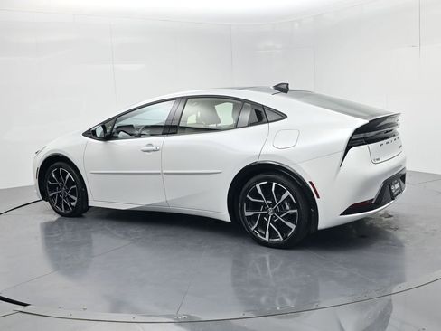 Used 2024 Toyota Prius Prime Premium image 5