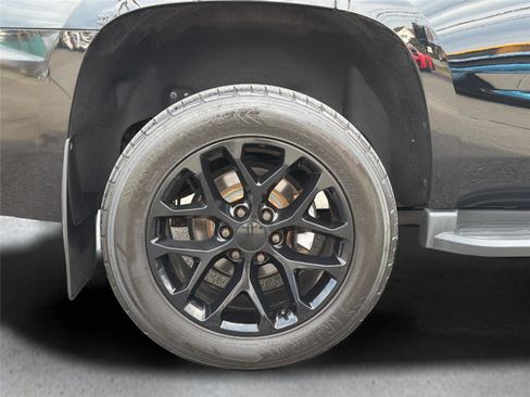 Used 2017 Chevrolet Tahoe LT image 39