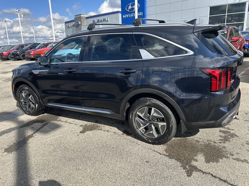 Used 2022 Kia Sorento S AWD/4WD image 4