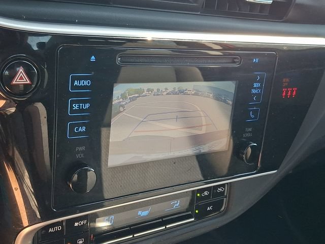 Used 2018 Toyota Corolla LE FWD image 17