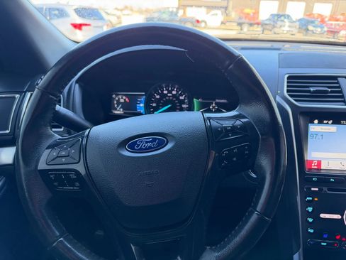 Used 2018 Ford Explorer Sport w/ Equipment Group 401A image 7