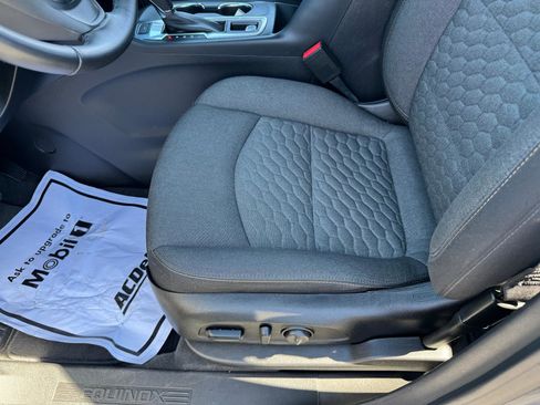 Used 2019 Chevrolet Equinox LT image 11