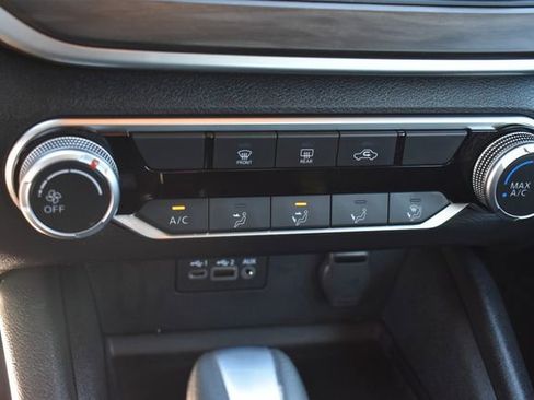 Used 2025 Nissan Altima 2.5 SV image 28