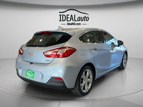 Used 2017 Chevrolet Cruze Premier w/ Enhanced Convenience Package FWD image 6