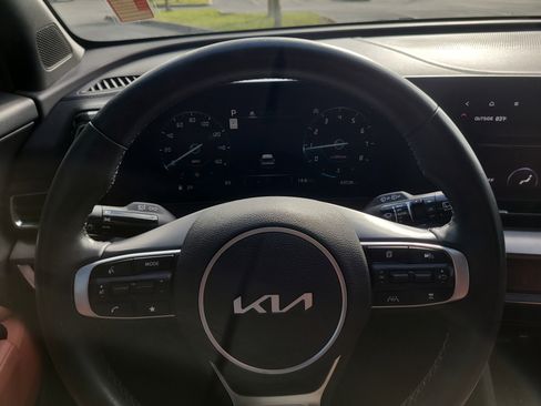 Used 2024 Kia Sportage SX FWD image 32