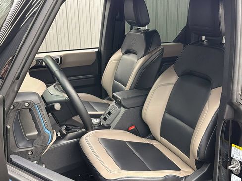 Used 2024 Ford Bronco Wildtrak AWD/4WD image 32