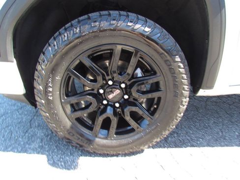 Used 2021 GMC Sierra 1500 Elevation w/ X31 Off-Road Package AWD/4WD image 25