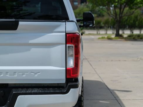 Used 2018 Ford F250 XLT AWD/4WD image 18