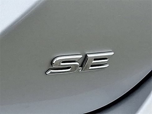 Used 2018 Toyota Camry SE w/ Moonroof Package image 29