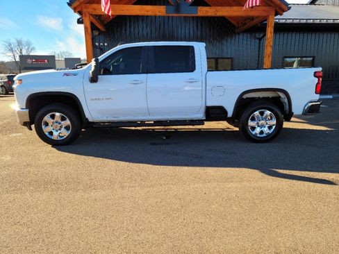 Used 2020 Chevrolet Silverado 2500 LT w/ Z71 Off-Road Package image 23