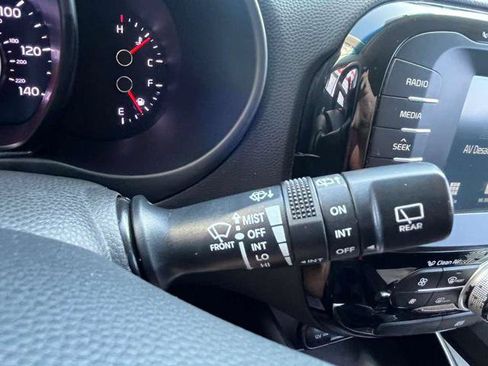 Used 2018 Kia Soul + FWD image 38