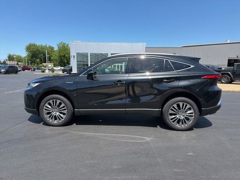 Used 2021 Toyota Venza Limited w/ Advanced Technology Package AWD/4WD image 4