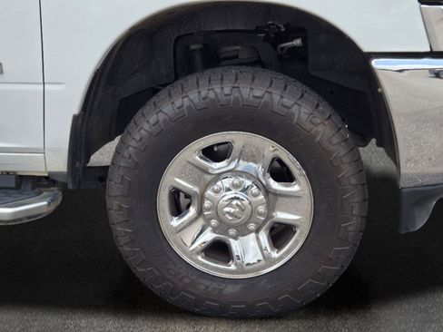Used 2022 RAM 2500 Tradesman w/ Chrome Appearance Group AWD/4WD image 4