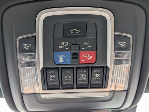 Used 2019 RAM 1500 Limited AWD/4WD image 32