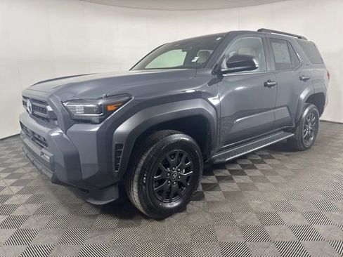 Used 2025 Toyota 4Runner SR5 AWD/4WD image 8