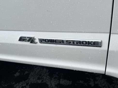 Used 2017 Ford F350 Platinum w/ FX4 4x4 Off Road Package image 10