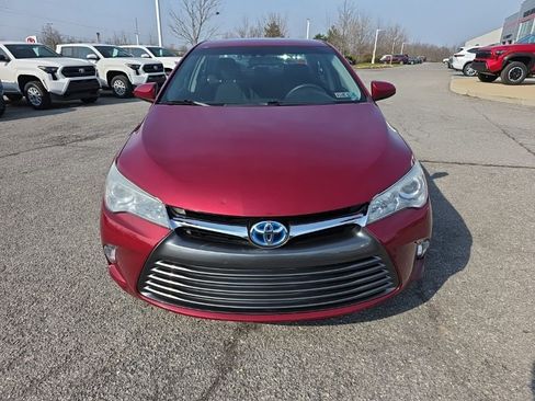 Used 2016 Toyota Camry LE image 2