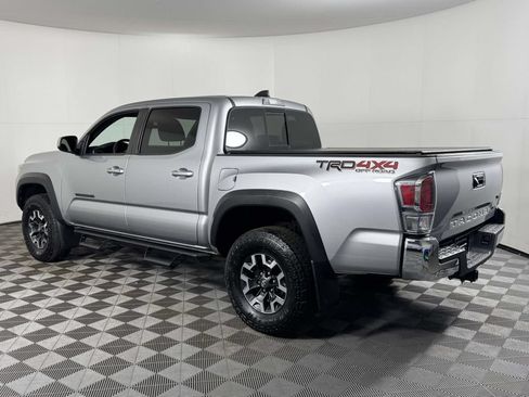 Used 2022 Toyota Tacoma TRD Off-Road AWD/4WD image 8