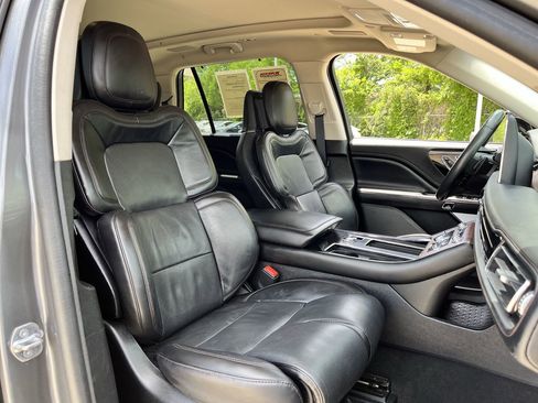 Used 2023 Lincoln Aviator Reserve w/ Equipment Group 201A RWD image 25