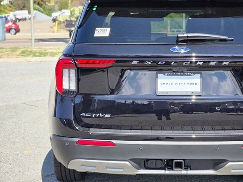 New 2026 Ford Explorer Active w/ Active Comfort Package RWD image 9