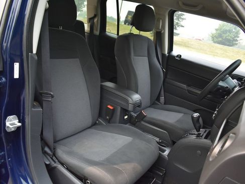 Used 2013 Jeep Patriot Latitude FWD image 28