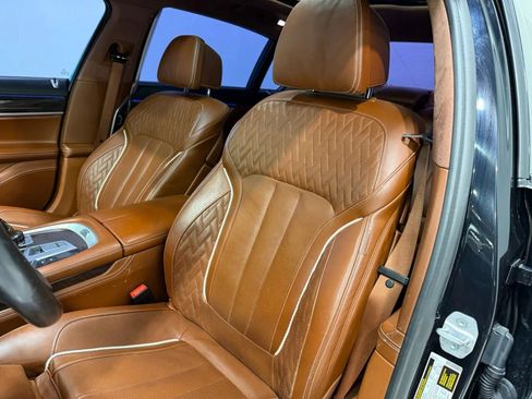 Used 2018 BMW 750i xDrive image 23