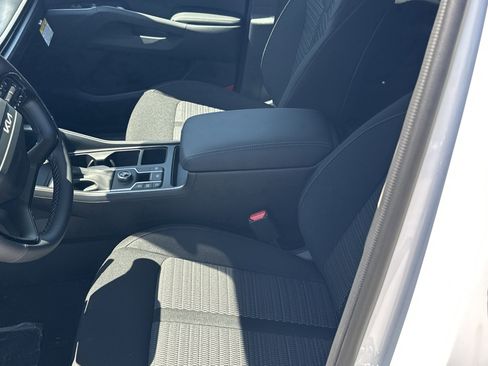 New 2026 Kia Sorento LX FWD image 16