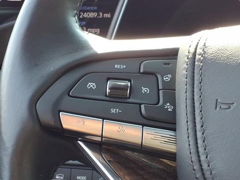 Used 2021 Cadillac Escalade Premium Luxury Platinum AWD/4WD image 24
