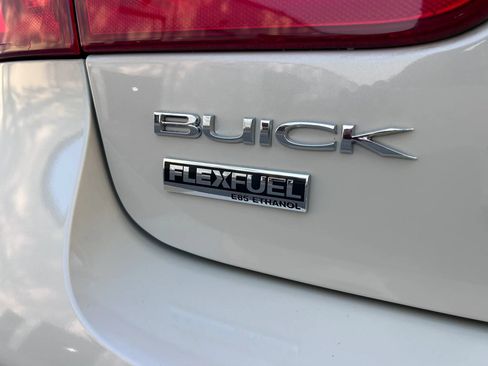 Used 2011 Buick Lucerne CX FWD image 7
