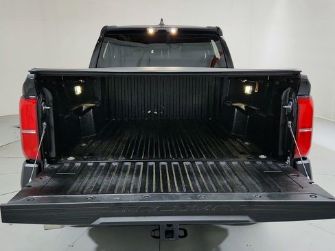 Used 2025 Toyota Tacoma SR AWD/4WD image 25