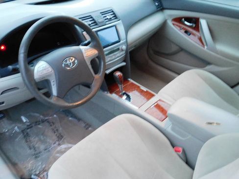 Used 2010 Toyota Camry XLE image 21