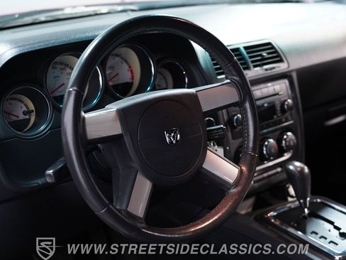 Used 2010 Dodge Challenger R/T RWD image 30