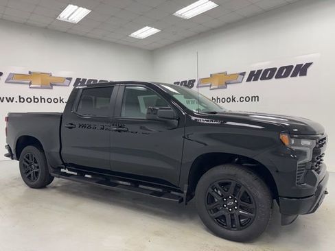 New 2026 Chevrolet Silverado 1500 RST w/ Dark Appearance Package AWD/4WD image 3