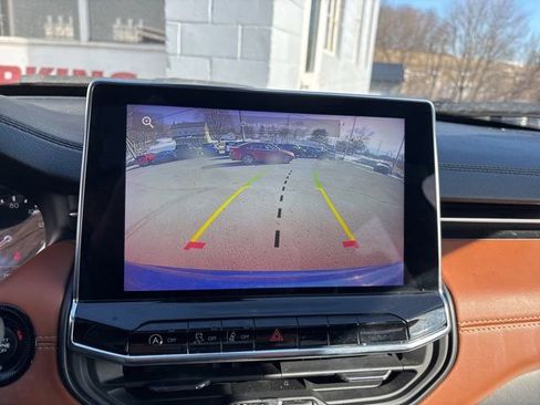 Used 2023 Jeep Compass Limited w/ Sun and Sound Group image 17