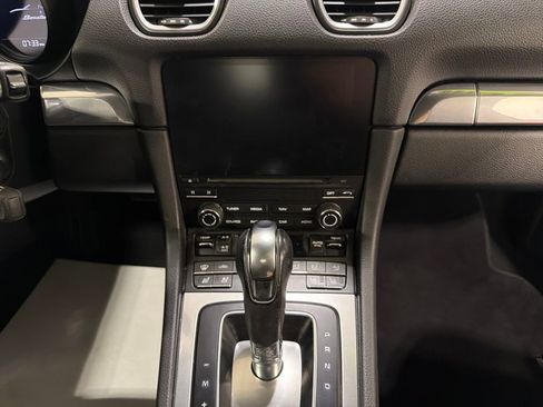 Used 2019 Porsche 718 Boxster image 18