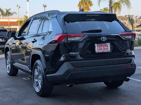 Used 2024 Toyota RAV4 XLE AWD/4WD image 12
