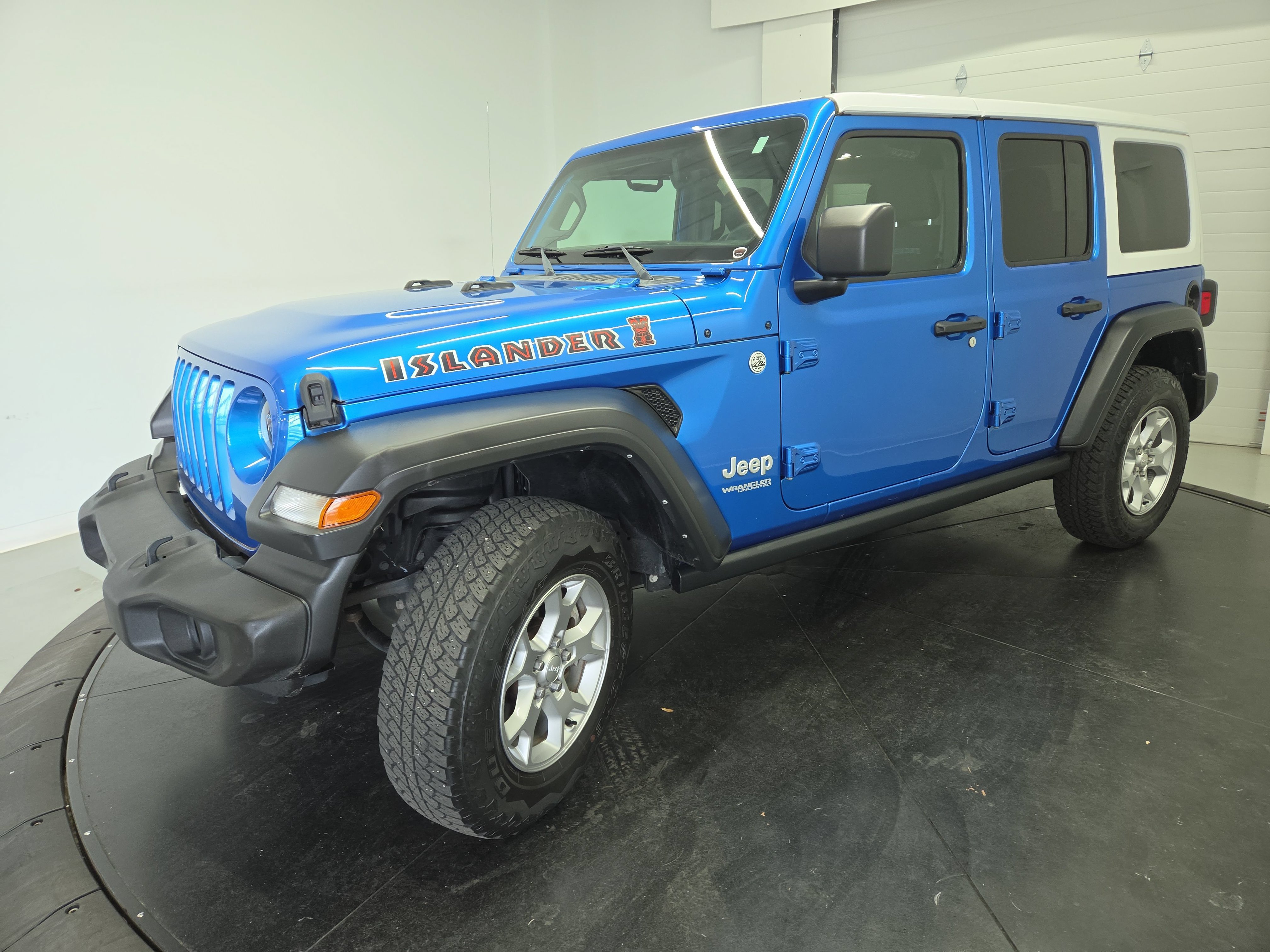 Used 2021 Jeep Wrangler Unlimited Sport AWD/4WD image 3