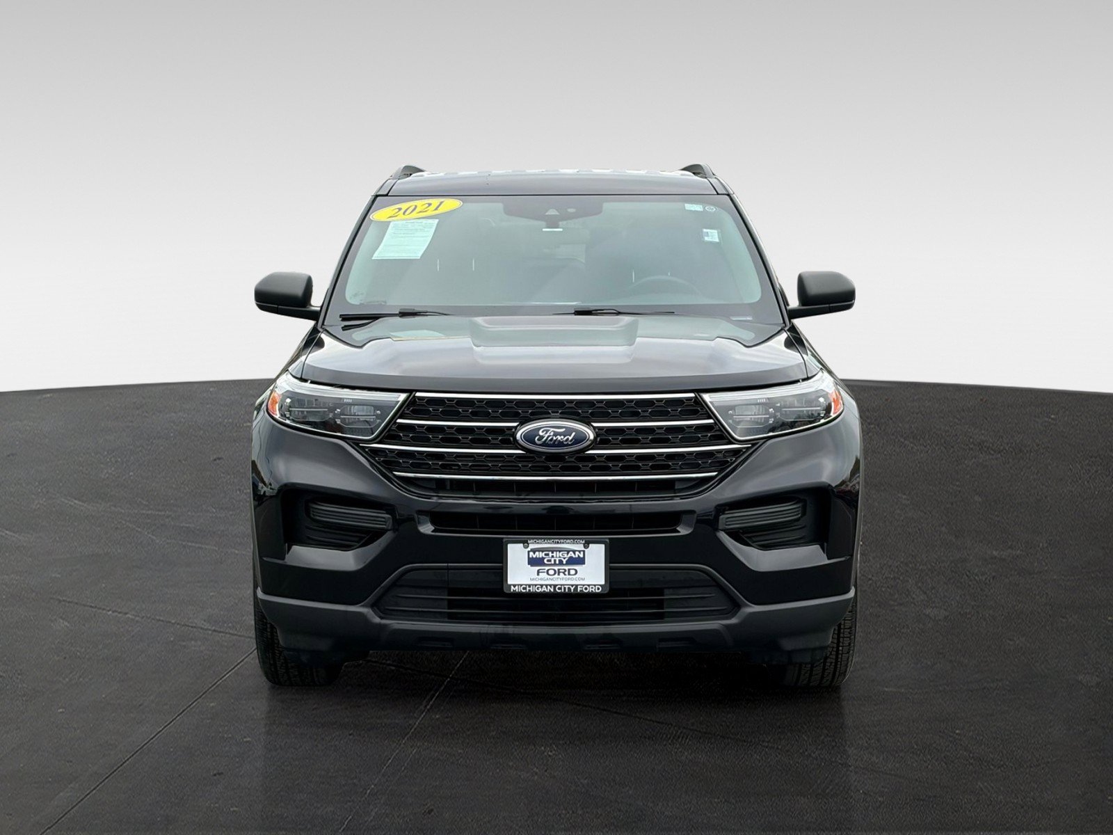 Used 2021 Ford Explorer XLT w/ Class III Trailer Tow Package AWD/4WD image 2
