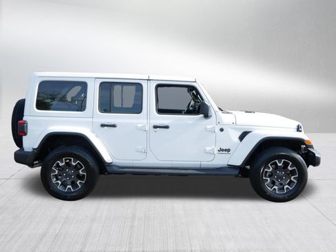 Used 2025 Jeep Wrangler Unlimited Sahara w/ Safety Group AWD/4WD image 8