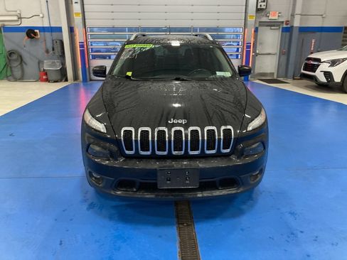 Used 2016 Jeep Cherokee Latitude AWD/4WD image 2