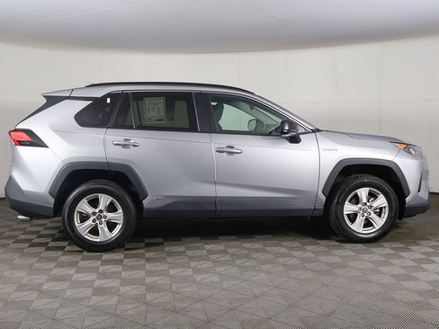 Used 2021 Toyota RAV4 LE AWD/4WD image 15