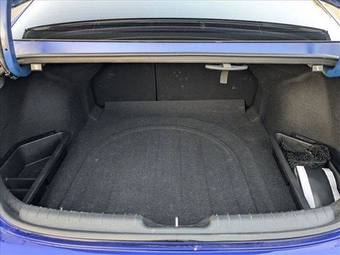 Used 2023 Hyundai Elantra Limited w/ Preferred Accessory Package image 6