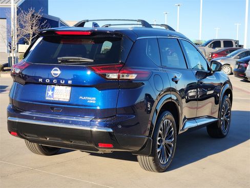 New 2026 Nissan Rogue Platinum w/ Platinum Premium Package image 3