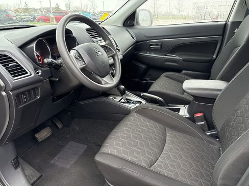 Used 2025 Mitsubishi Outlander Sport LE AWD/4WD image 7