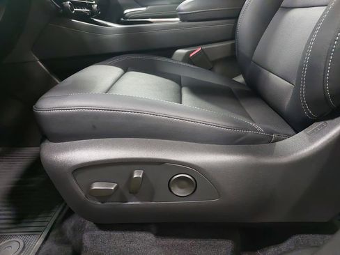 Used 2026 Chevrolet Traverse LT w/ Driver Confidence Package AWD/4WD image 31