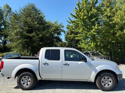 Used 2014 Nissan Frontier S AWD/4WD image 6